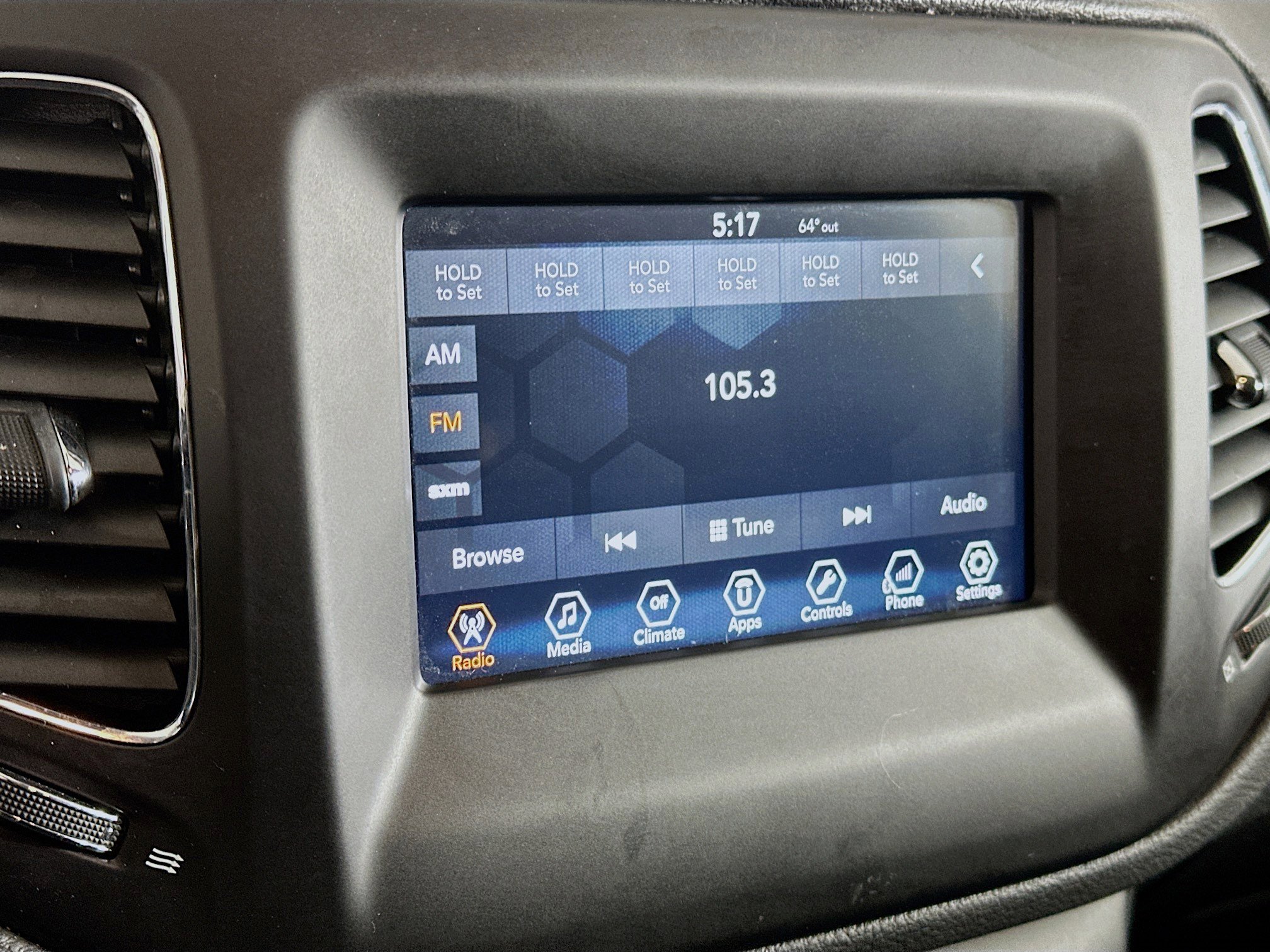 Used 2018 Jeep Compass Latitude w/ Popular Equipment Group AWD/4WD image 19