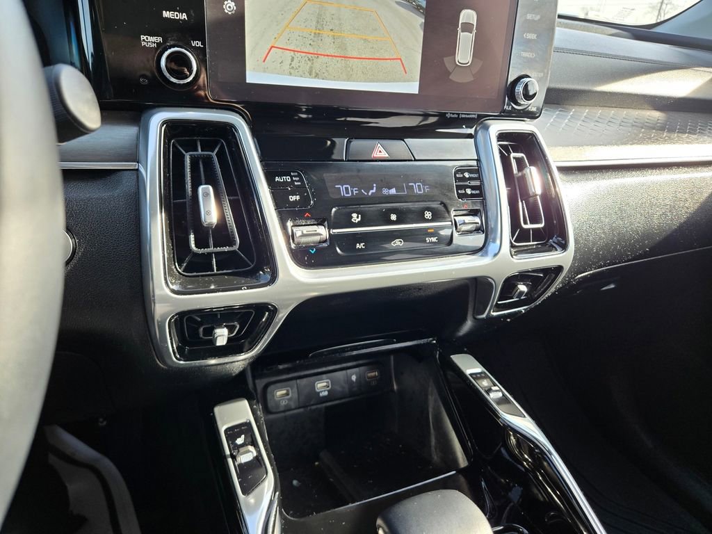 Used 2023 Kia Sorento SX image 10