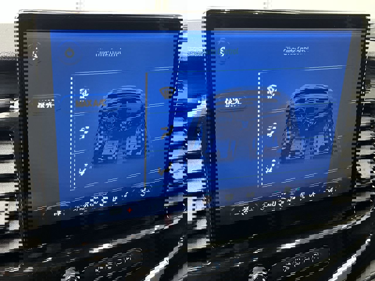 Used 2023 Ford Transit 350 XLT image 19