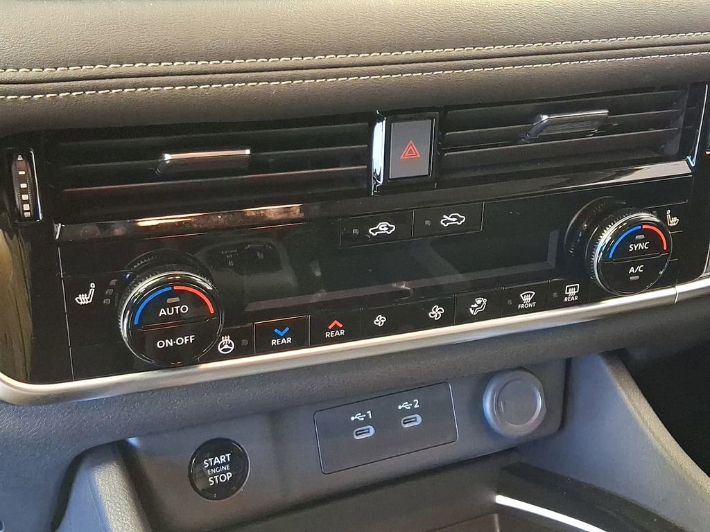 Certified 2025 Nissan Rogue SL w/ SL Premium Package AWD/4WD image 15