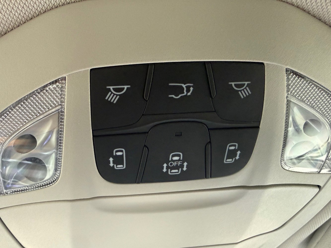 Used 2022 Chrysler Pacifica Touring-L image 16