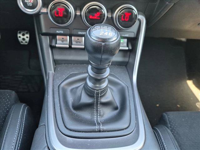 Used 2023 Toyota GR86 Premium RWD image 10