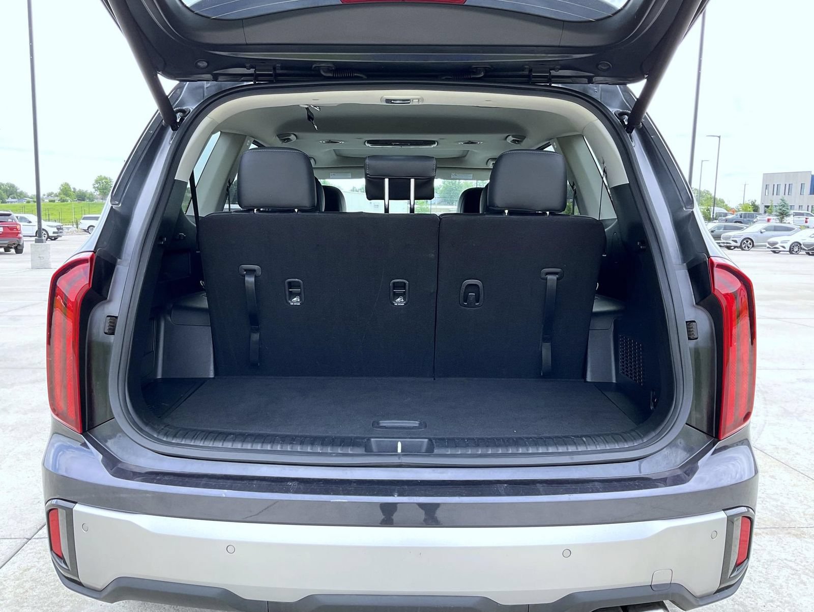 Used 2025 Kia Telluride S AWD/4WD image 24