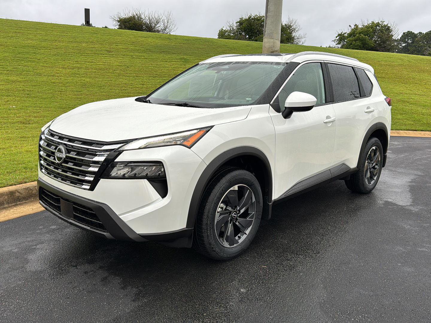 New 2026 Nissan Rogue SV image 2