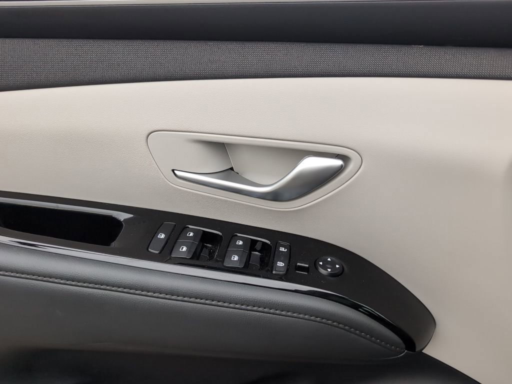 Used 2023 Hyundai Tucson Limited image 27