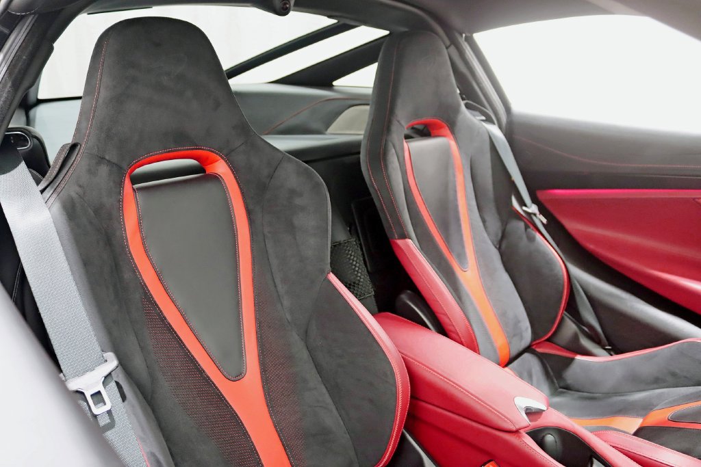 Used 2018 McLaren 720S Performance RWD image 41