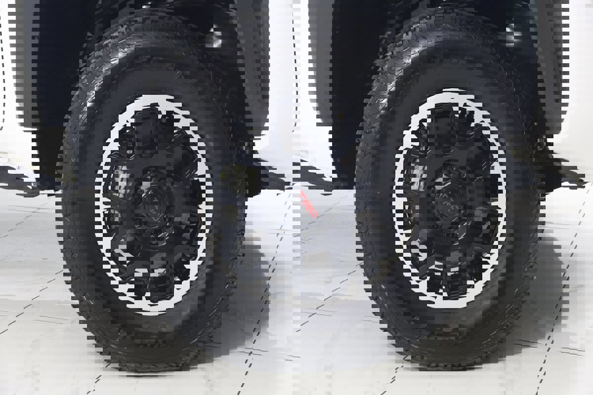 Used 2024 Toyota Tacoma TRD Off-Road image 13