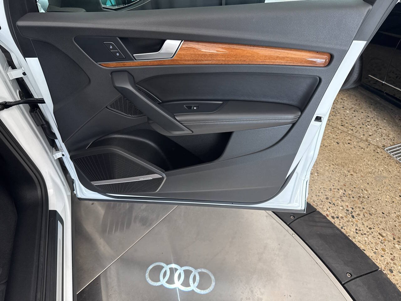 Used 2022 Audi Q5 2.0T Premium Plus AWD/4WD image 30