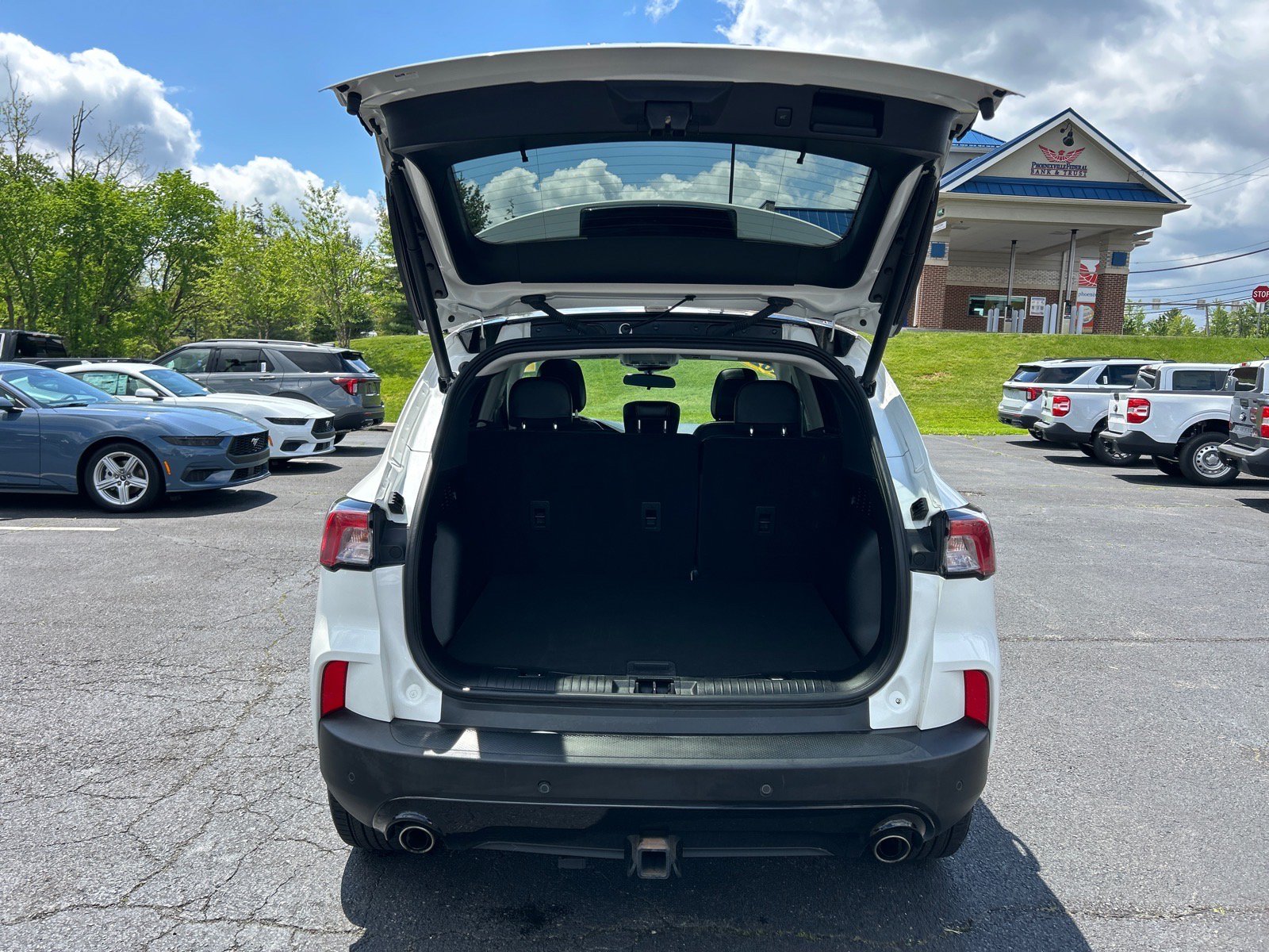 Certified 2022 Ford Escape SEL w/ SEL Stealth AWD Package image 13