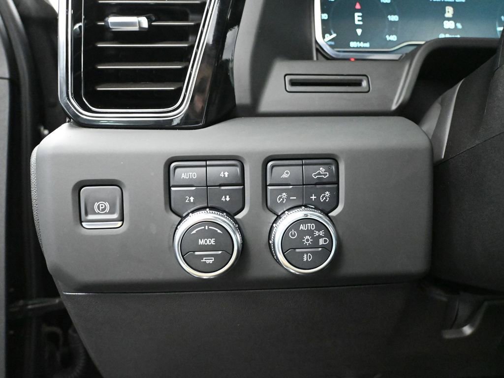 Used 2025 GMC Sierra 3500 AT4 image 35