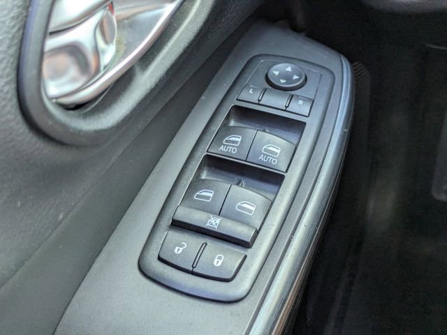 Used 2015 Jeep Cherokee Trailhawk w/ Comfort/Convenience Group image 28