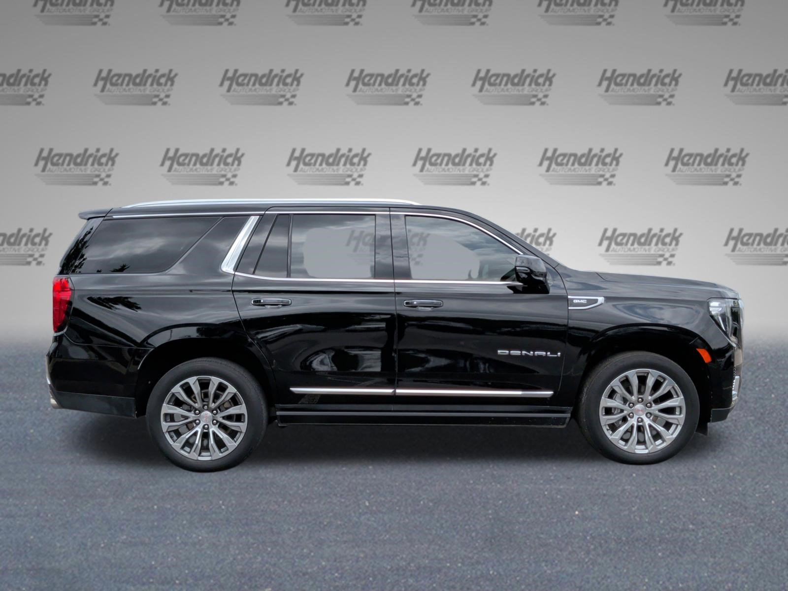 Used 2021 GMC Yukon Denali w/ Denali Premium Package image 6