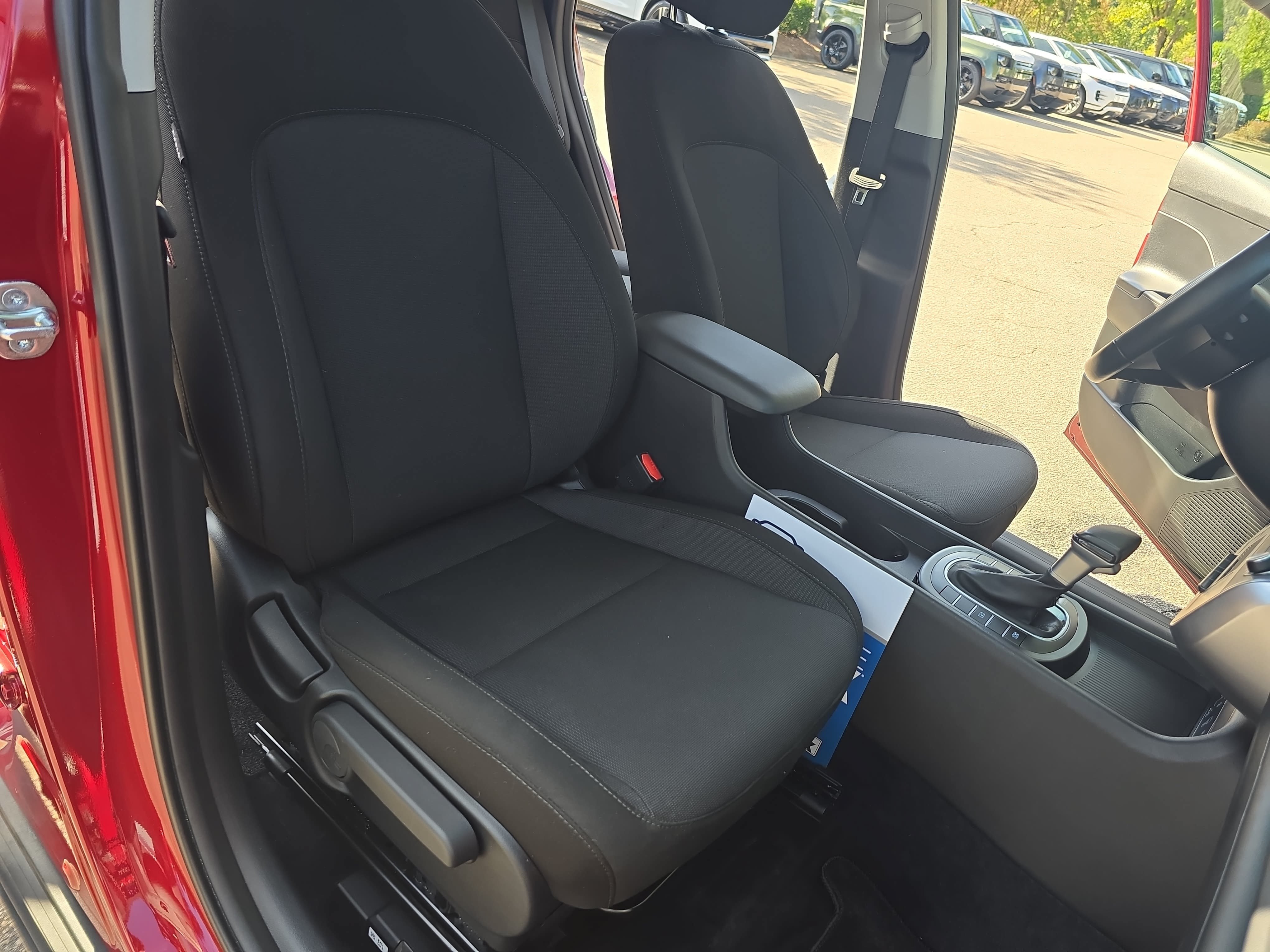 Used 2025 Hyundai Kona SEL FWD image 10