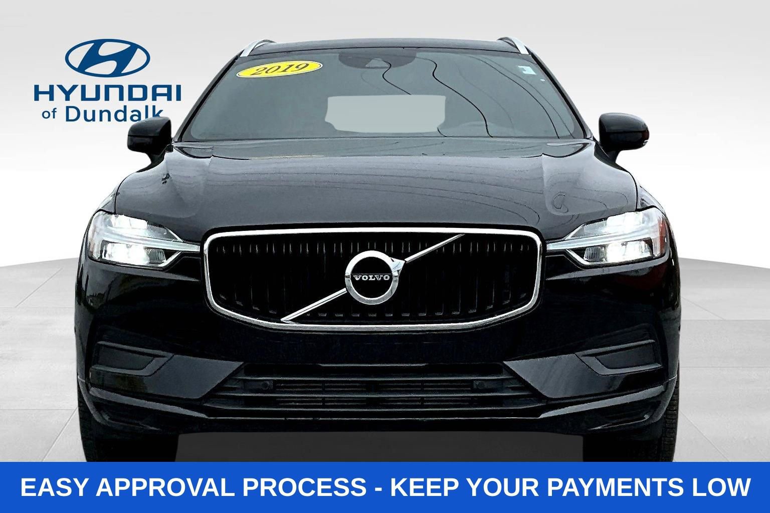 Used 2019 Volvo XC60 T5 Momentum w/ Premium Package image 2