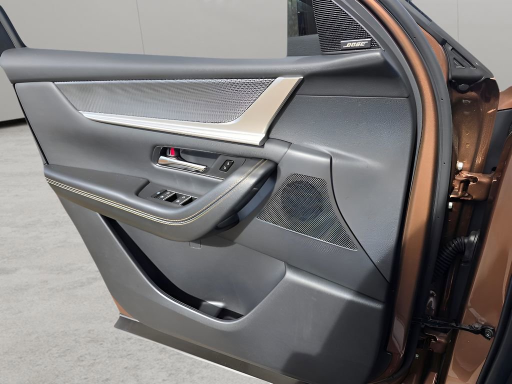 Used 2025 MAZDA CX-70 Plug-In Hybrid w/ Premium Plus image 17