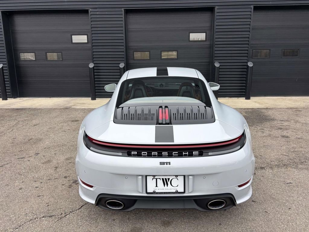 New 2026 Porsche 911 Carrera image 9