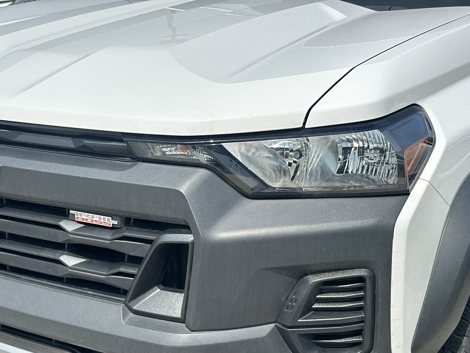Used 2024 Chevrolet Colorado Trail Boss w/ Technology Package AWD/4WD image 11