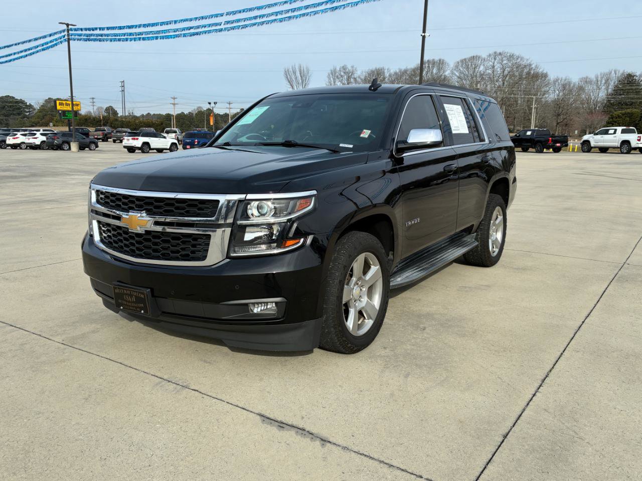 Used 2019 Chevrolet Tahoe LT w/ Luxury Package RWD image 2