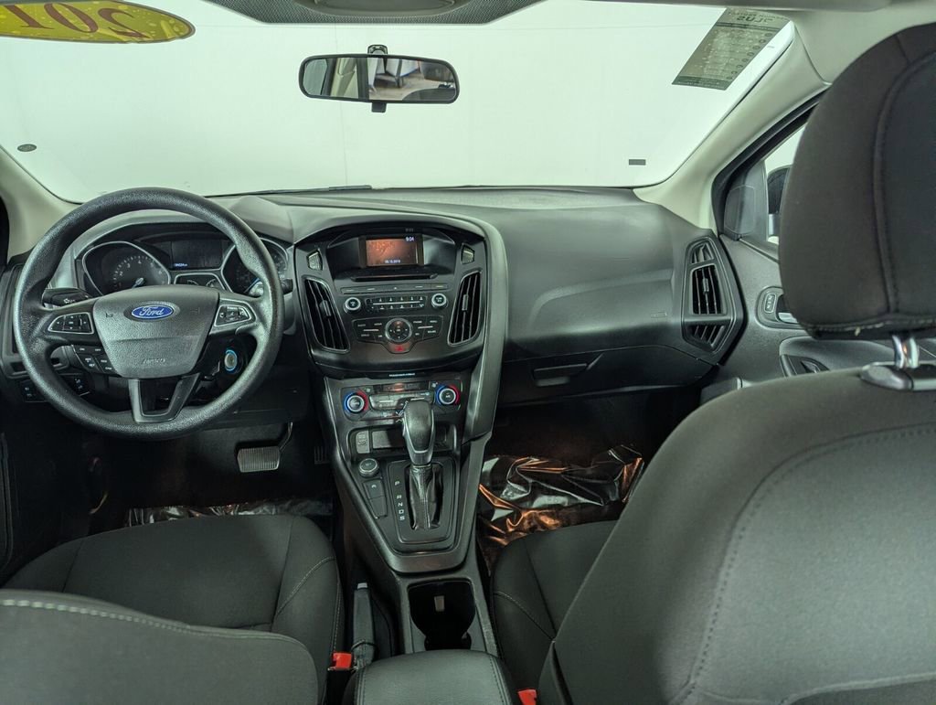 Used 2017 Ford Focus SE image 25