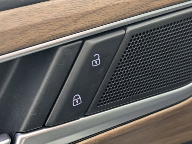 Used 2024 Volkswagen Atlas SE image 11