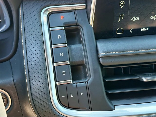 Used 2022 GMC Yukon XL AT4 image 30