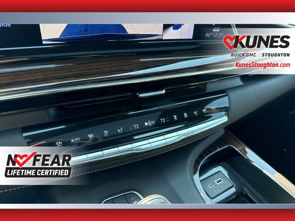 Used 2023 Cadillac Escalade Premium Luxury image 39