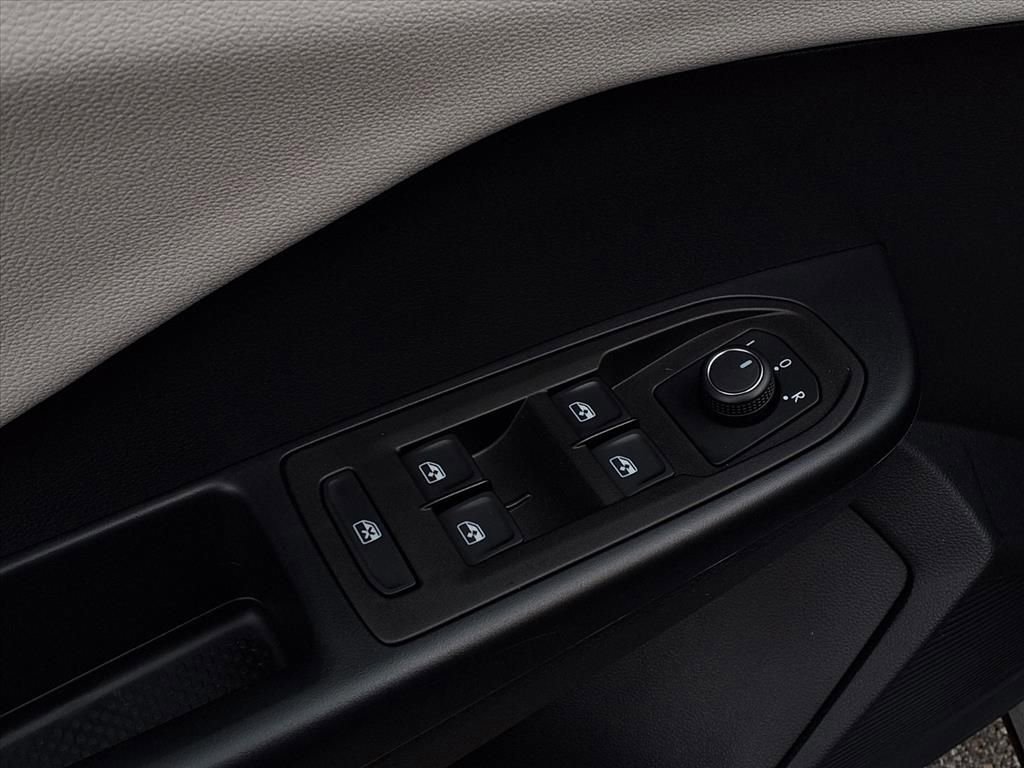 Certified 2025 Volkswagen Taos S image 19