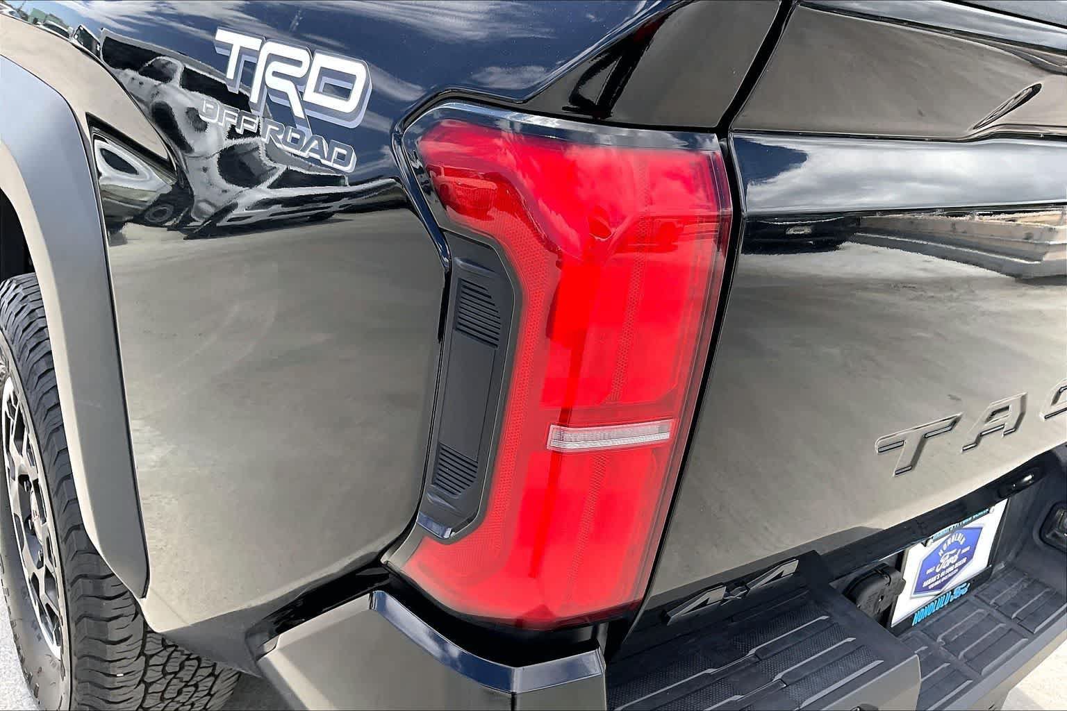 Used 2024 Toyota Tacoma TRD Off-Road AWD/4WD image 32