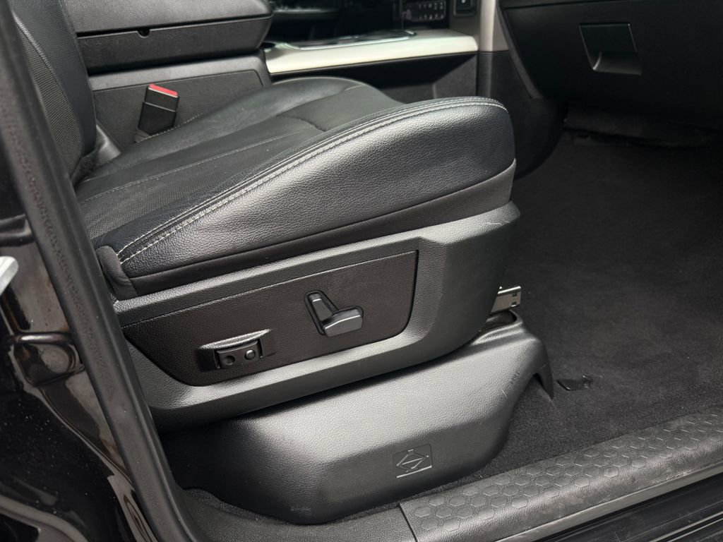 Used 2018 RAM 2500 Laramie w/ Sport Appearance Group AWD/4WD image 45