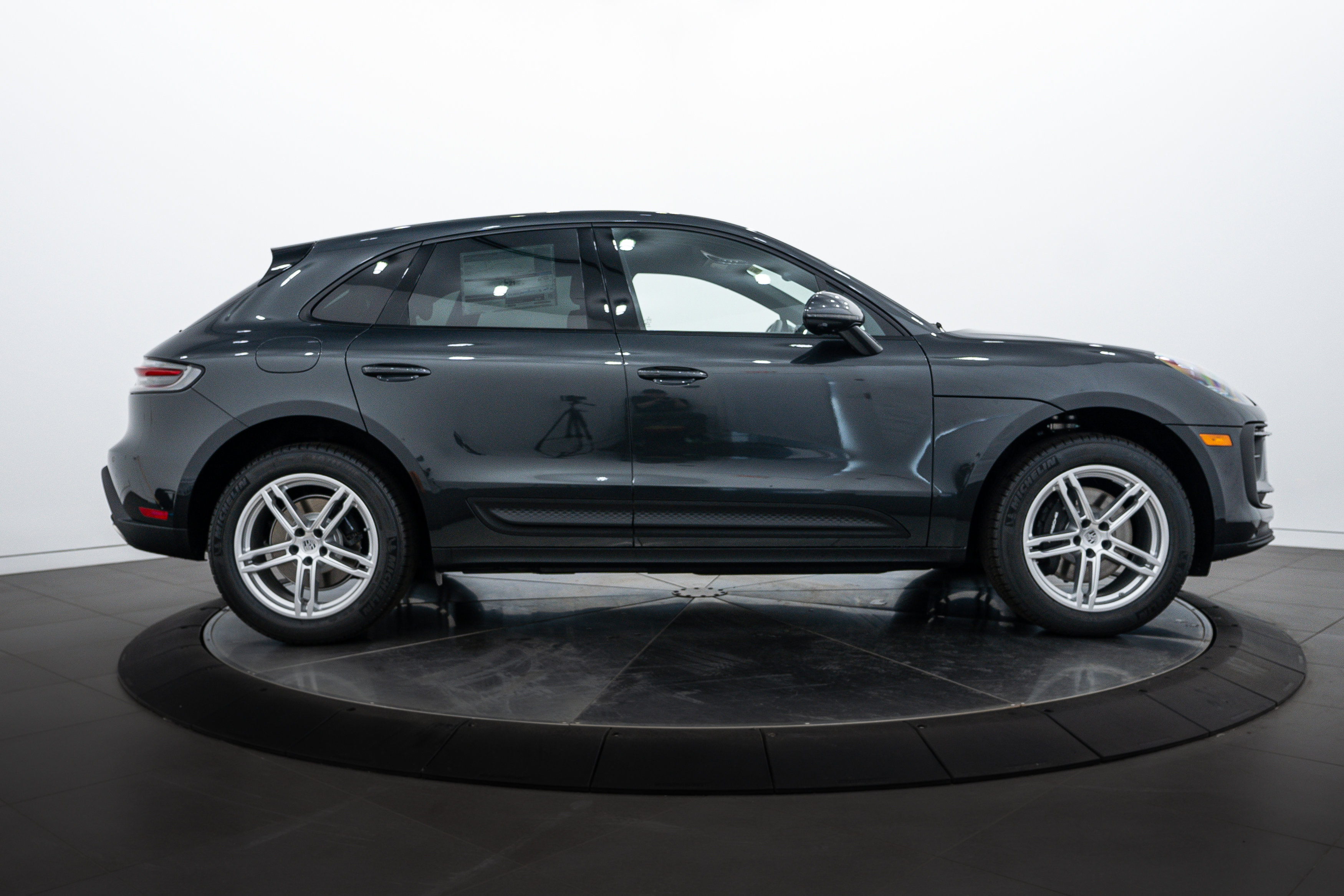New 2025 Porsche Macan image 8