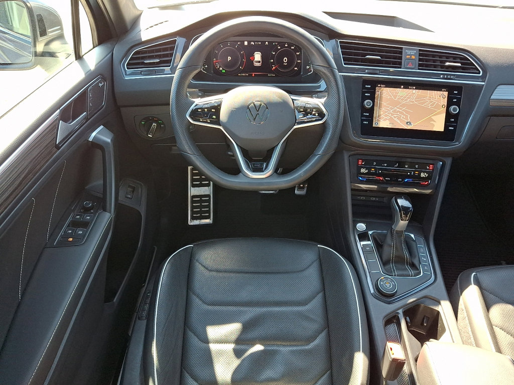 Used 2024 Volkswagen Tiguan SEL R-Line image 22