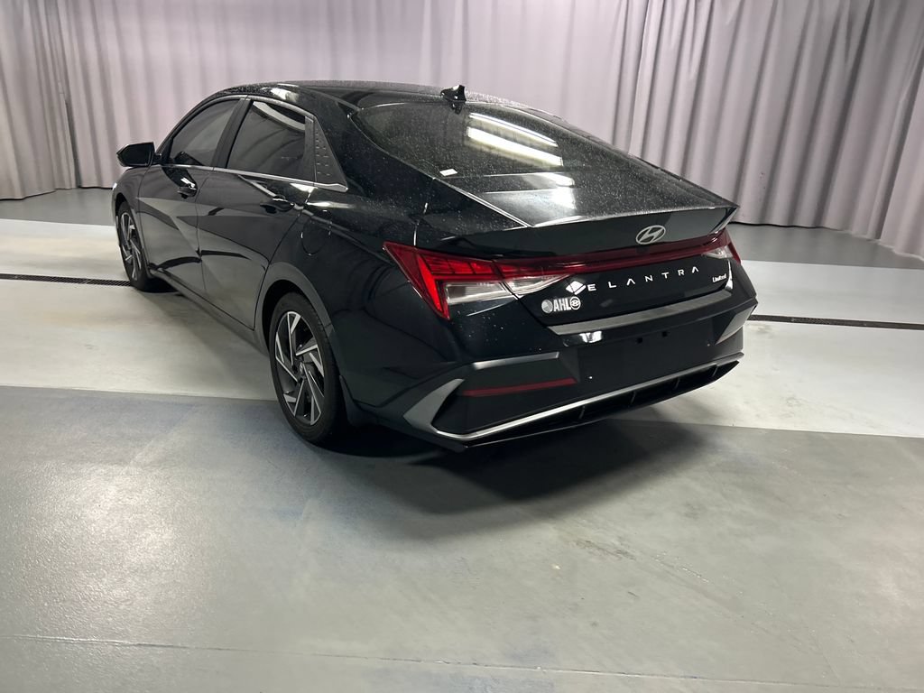 Used 2024 Hyundai Elantra Limited FWD image 5