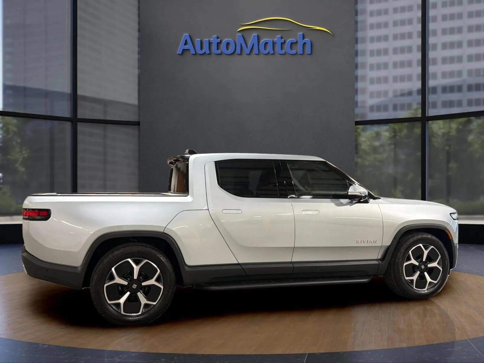 Used 2023 Rivian R1T Adventure Dual AWD/4WD image 11