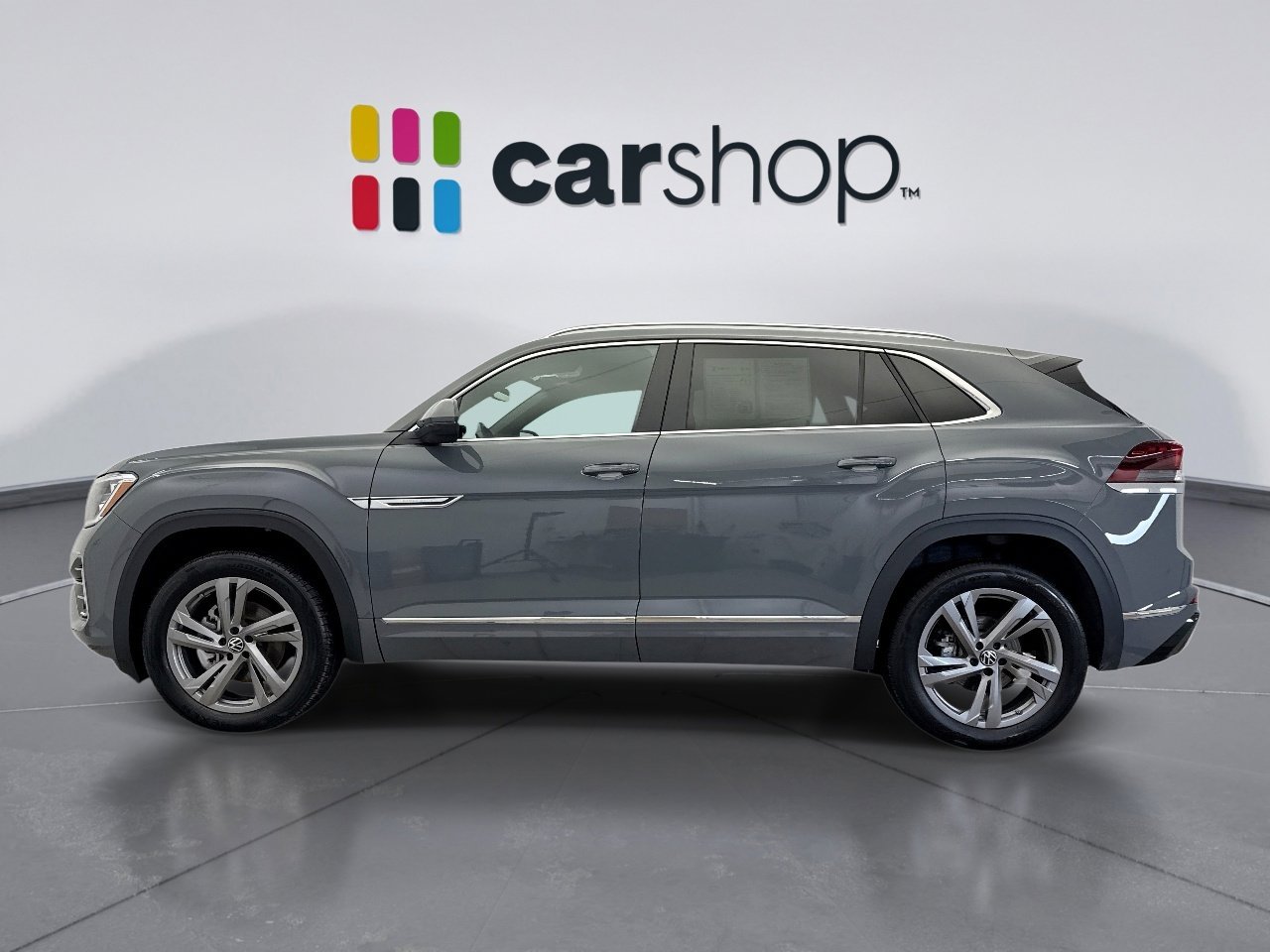 Used 2024 Volkswagen Atlas Cross Sport SEL R-Line image 2
