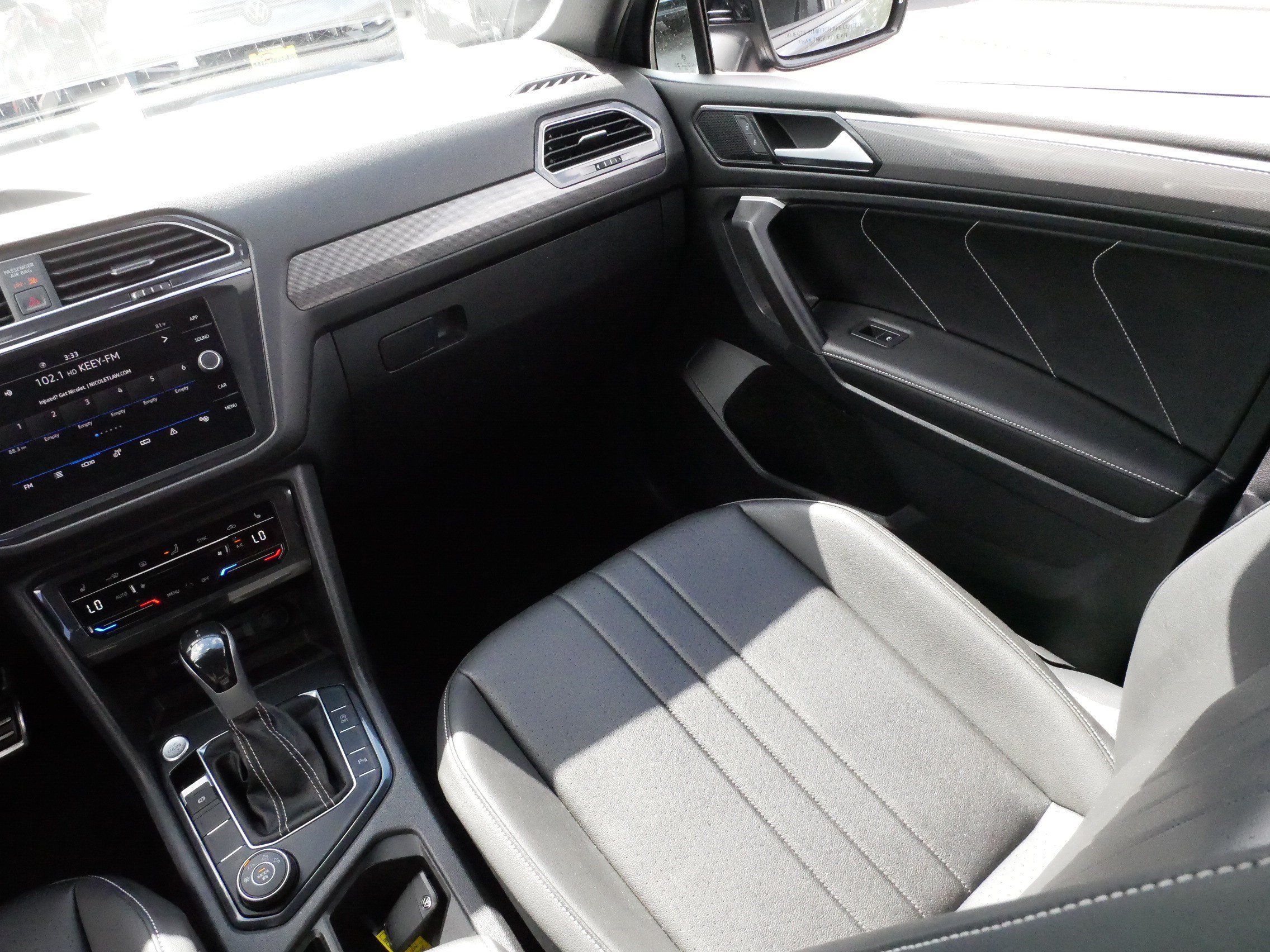 Certified 2023 Volkswagen Tiguan SE R-Line AWD/4WD image 11