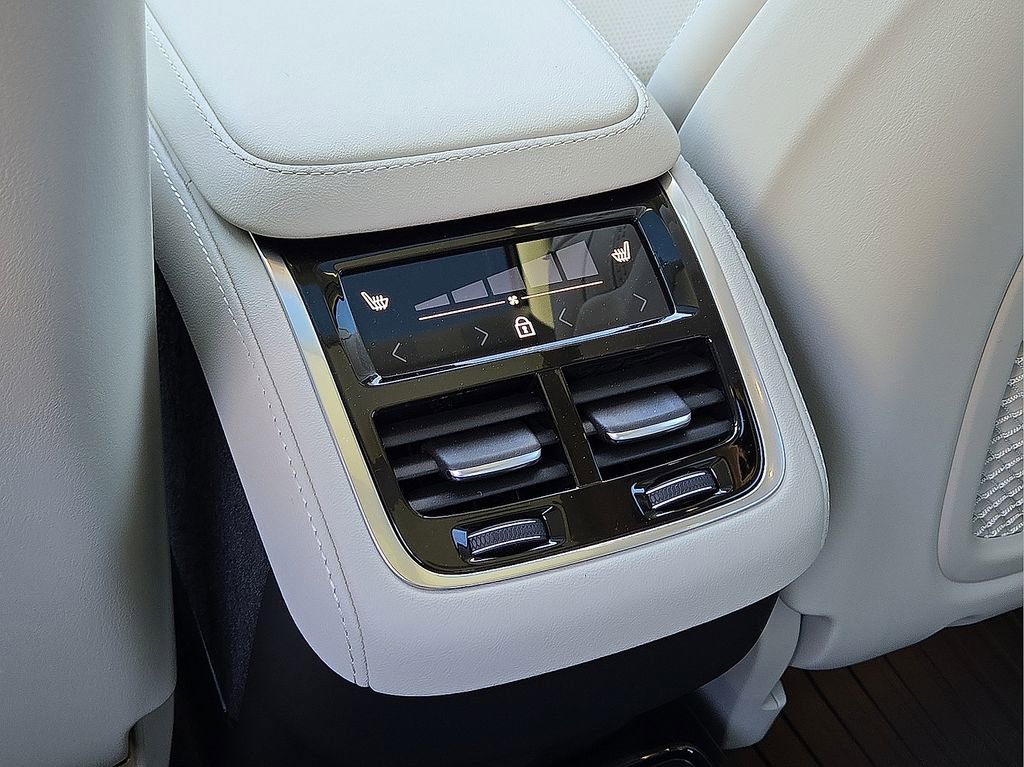 New 2026 Volvo XC90 B6 Ultra w/ Protection Package Premier AWD/4WD image 16