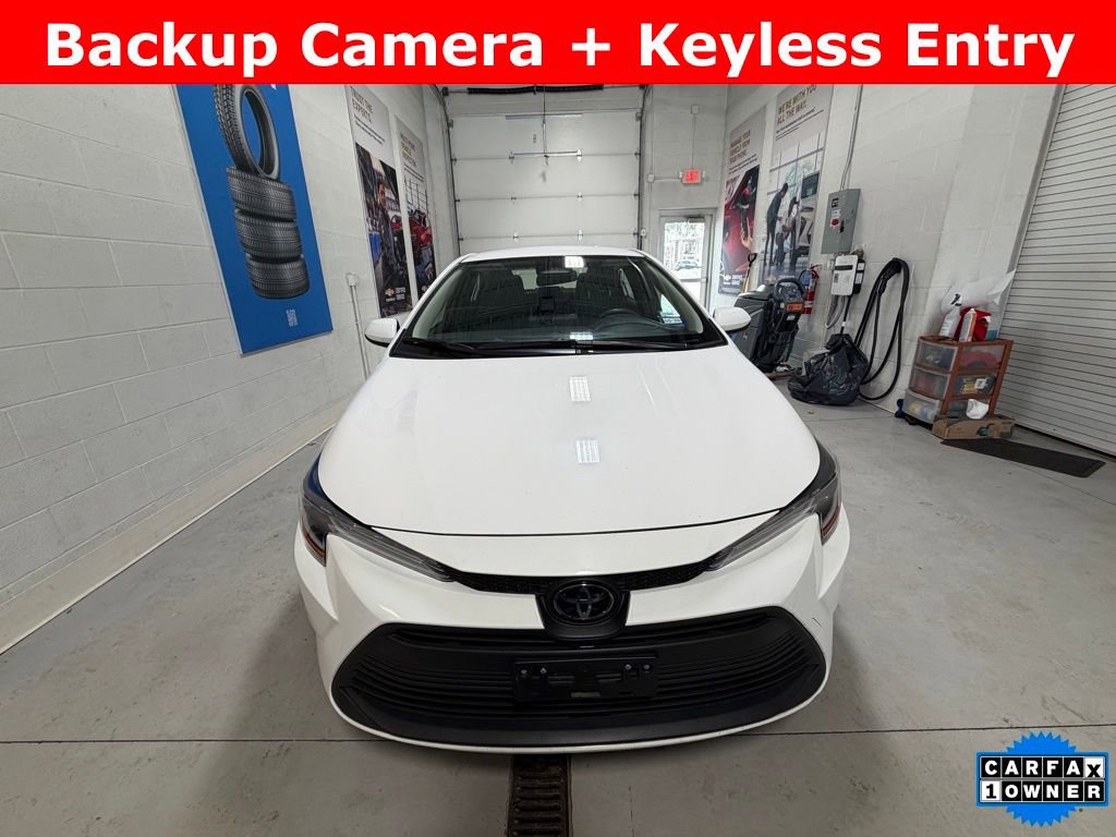 Used 2023 Toyota Corolla LE image 3