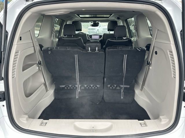 Used 2024 Chrysler Pacifica Limited FWD image 26
