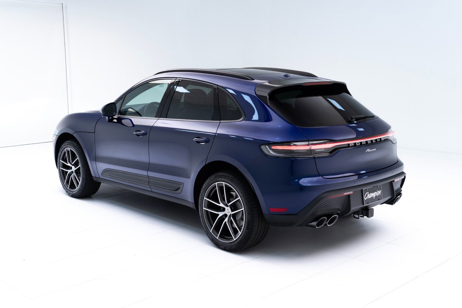 New 2025 Porsche Macan image 3