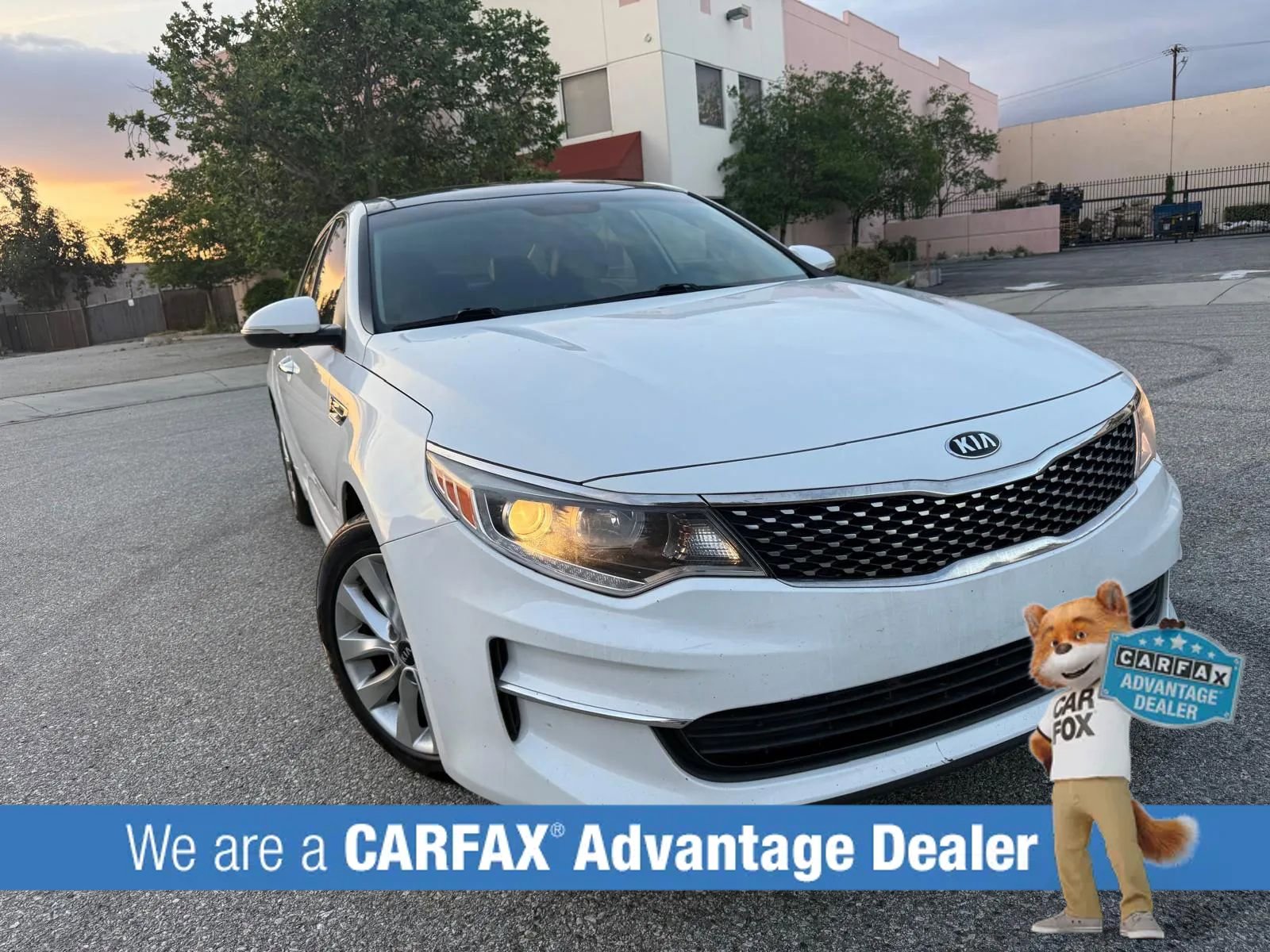 Used 2018 Kia Optima EX w/ Premium Package image 2