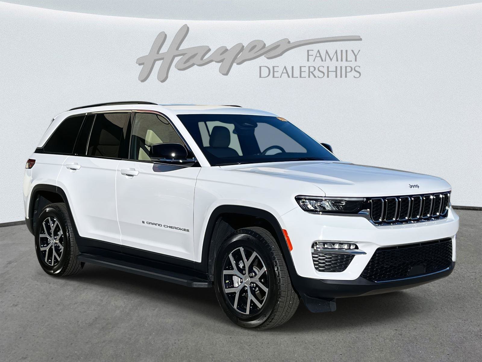 Used 2025 Jeep Grand Cherokee Limited image 2