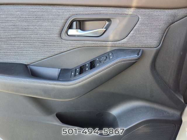 Used 2021 Nissan Rogue SV FWD image 24