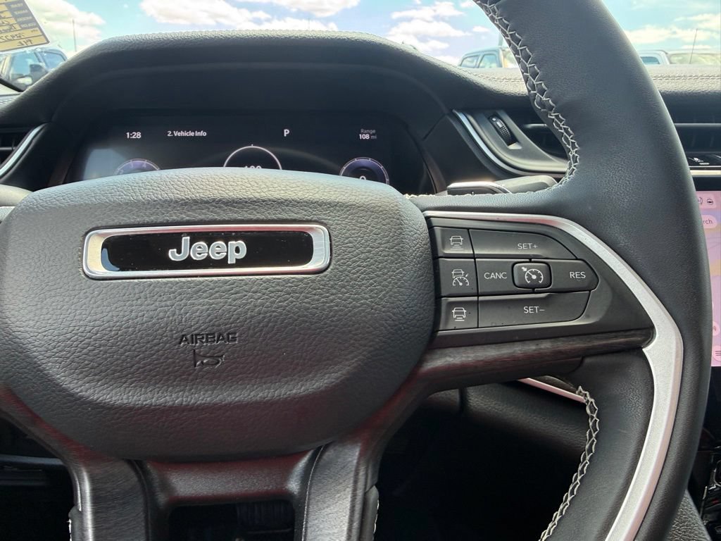 Used 2023 Jeep Grand Cherokee L Limited w/ Luxury Tech Group II AWD/4WD image 27