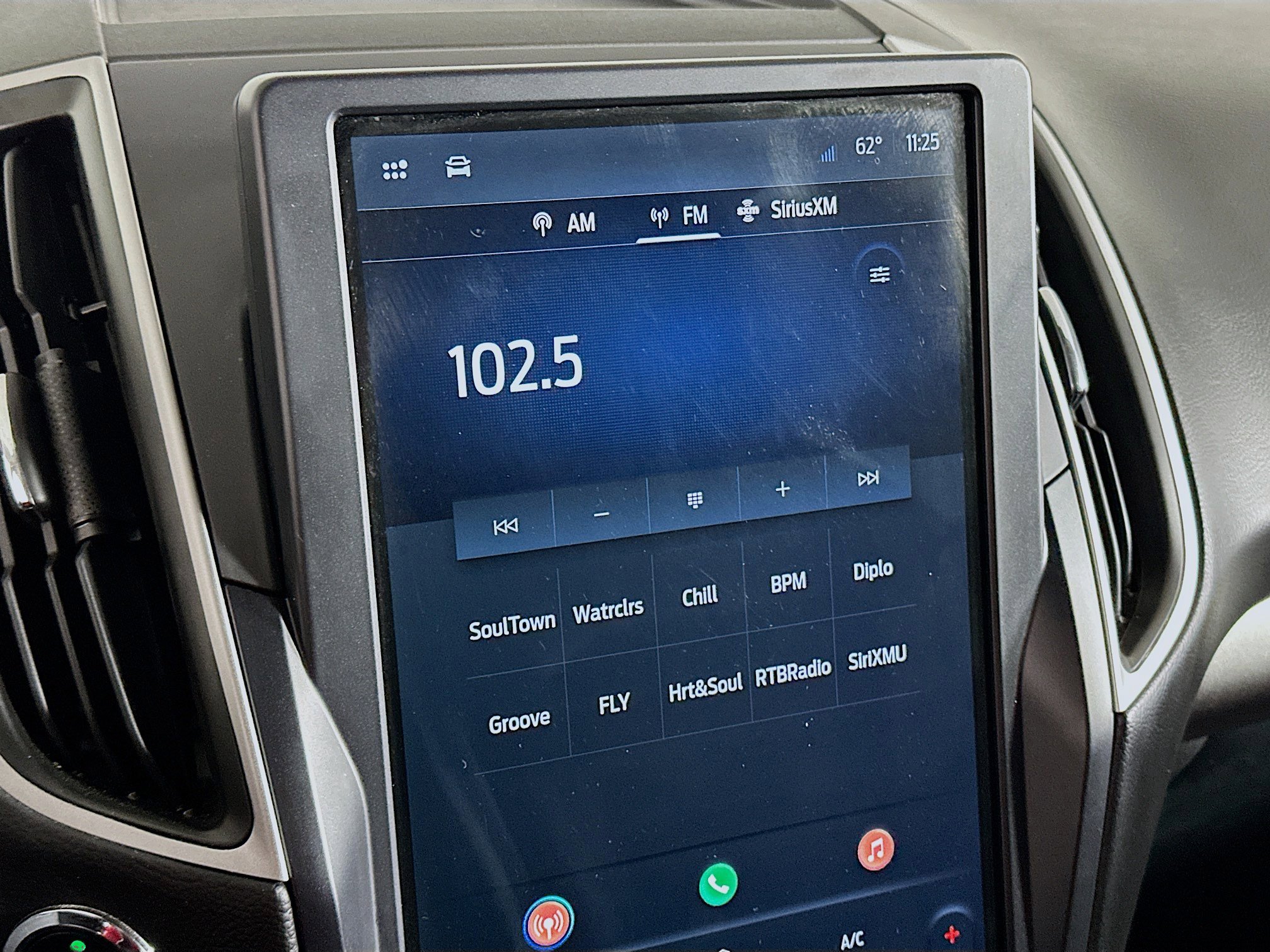 Used 2024 Ford Edge SEL image 21