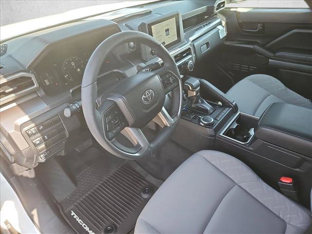 Used 2025 Toyota Tacoma SR5 AWD/4WD image 12