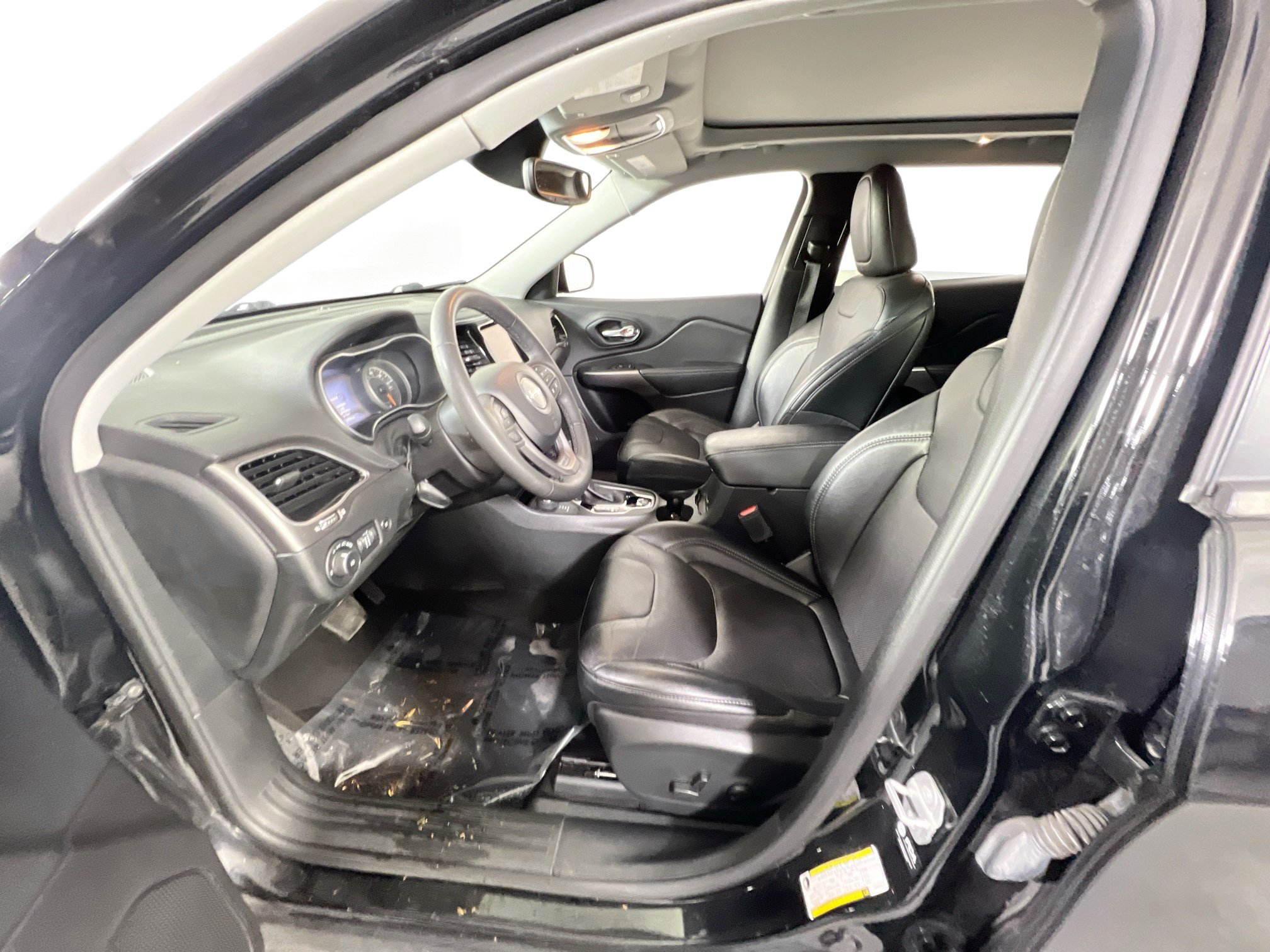 Used 2022 Jeep Cherokee Limited AWD/4WD image 20