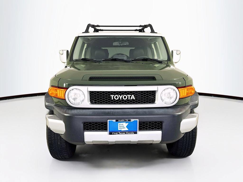Used 2014 Toyota FJ Cruiser 4WD w/ Convenience Package image 2