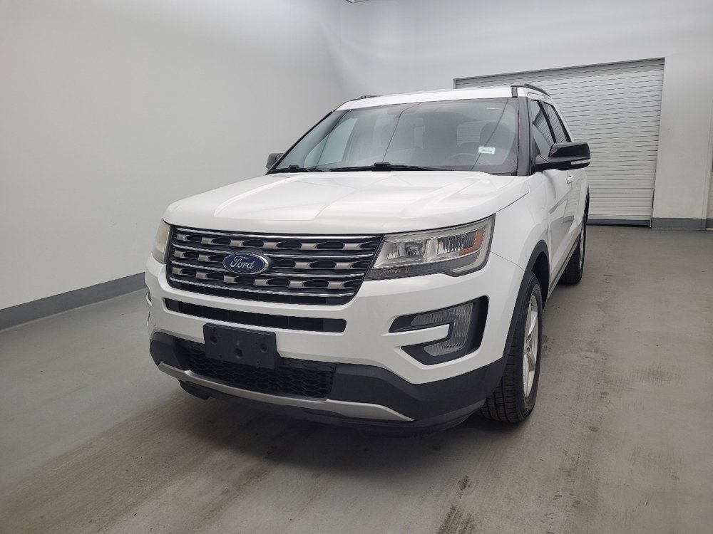 Used 2017 Ford Explorer XLT image 15