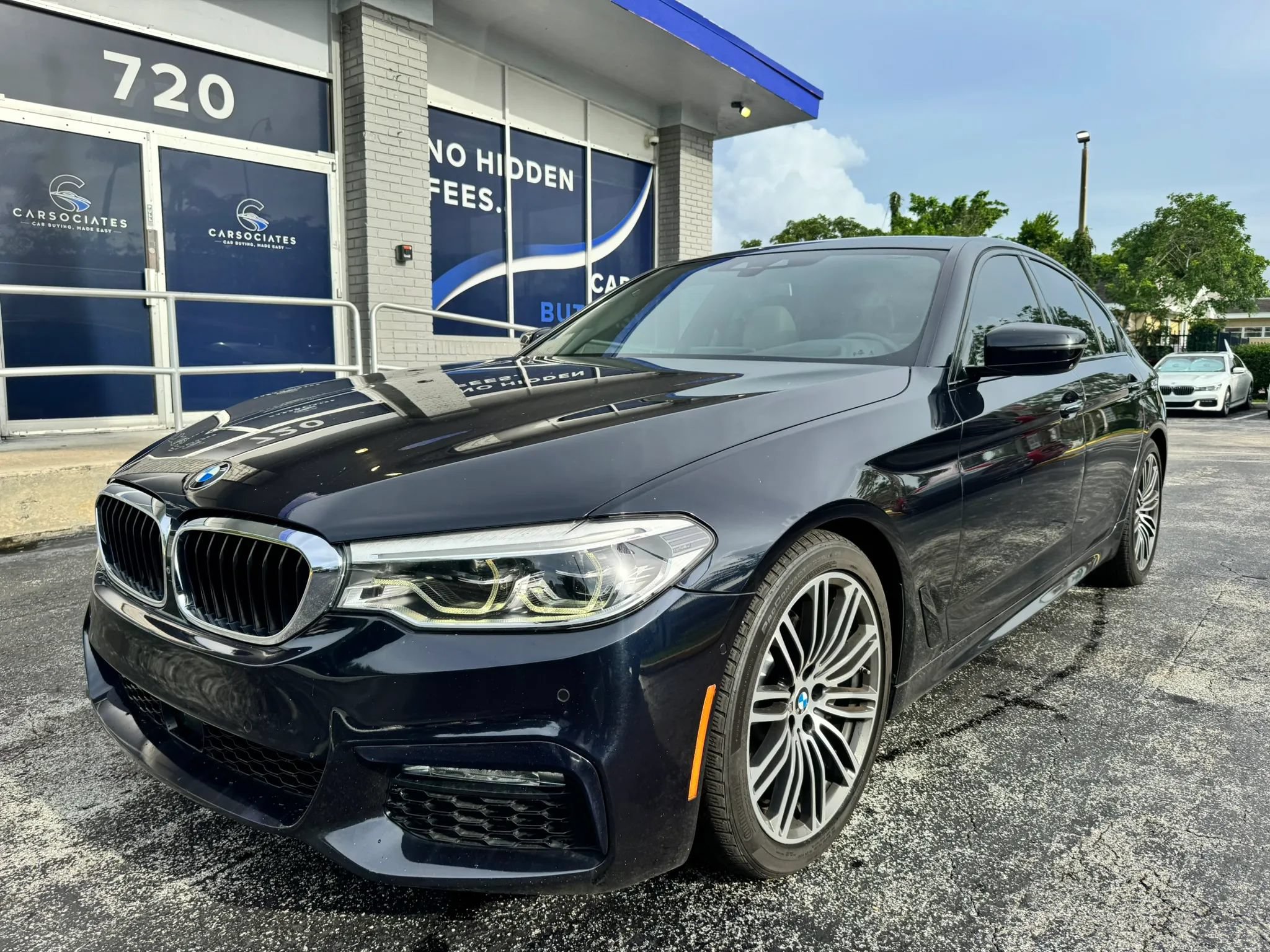 Used 2018 BMW 540i RWD image 1