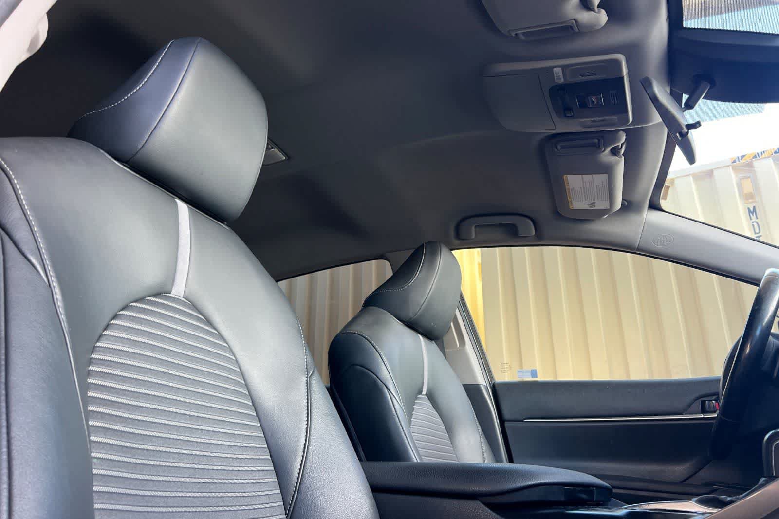 Used 2020 Toyota Camry SE w/ Carpet Mat Package FWD image 18